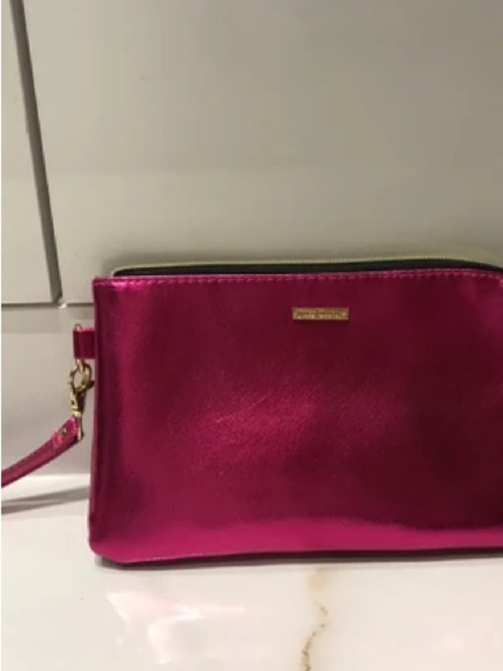 🦋Juicy Couture🦋Metallic Hot Pink Wristlet Clutch